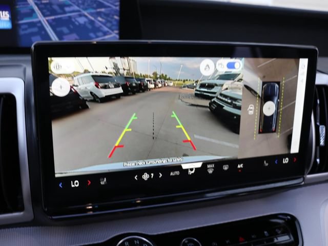 Used 2025 Ford Expedition Active AWD/4WD image 26