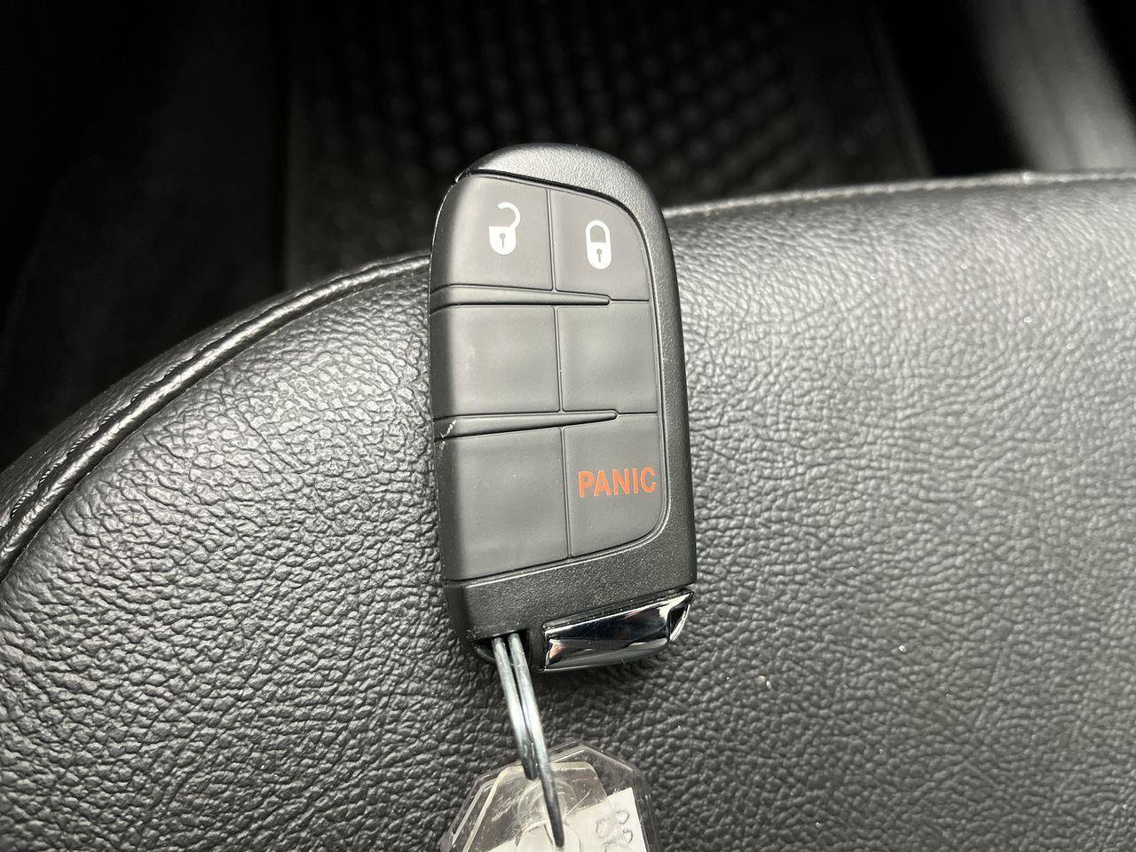Used 2025 Jeep Compass Trailhawk AWD/4WD image 23