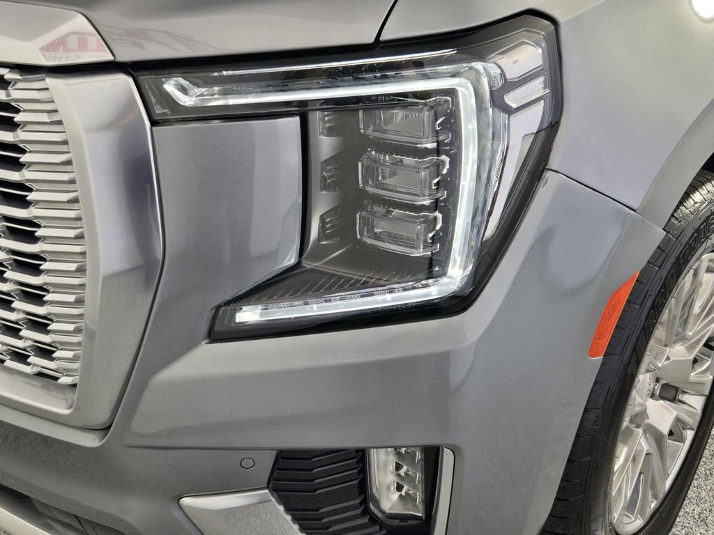 Used 2023 GMC Yukon XL Denali image 9