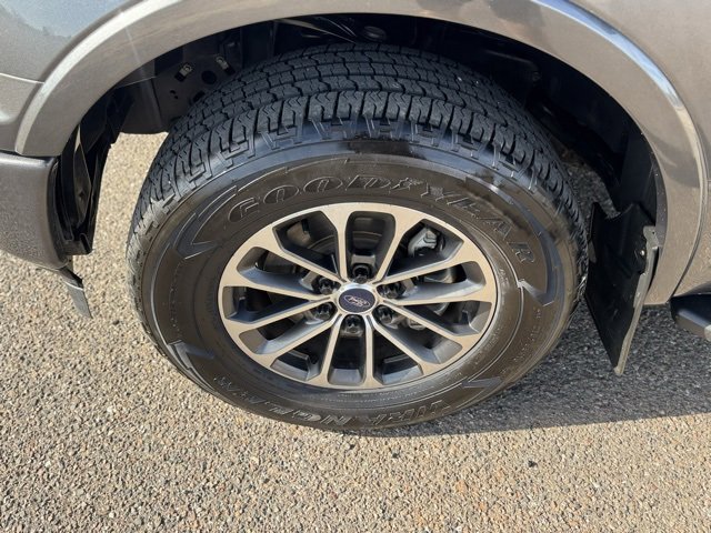 Used 2018 Ford F150 XLT w/ Equipment Group 302A Luxury image 9