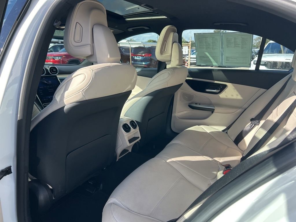 Used 2025 Mercedes-Benz C 300 Sedan image 33