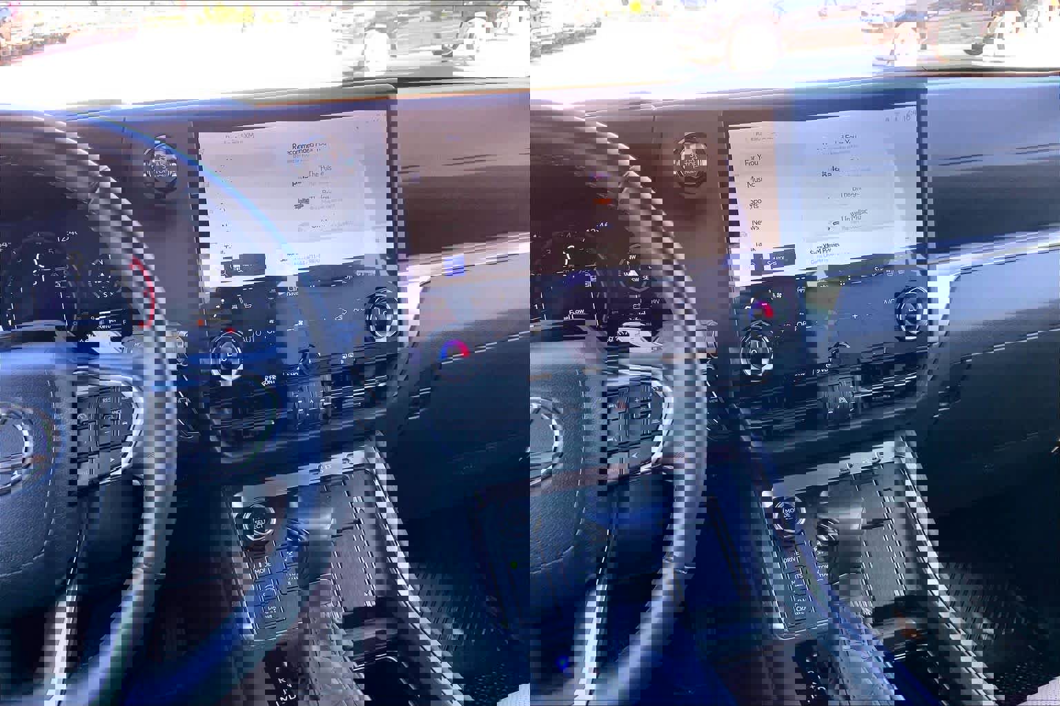 Used 2024 Lexus GX 550 image 7