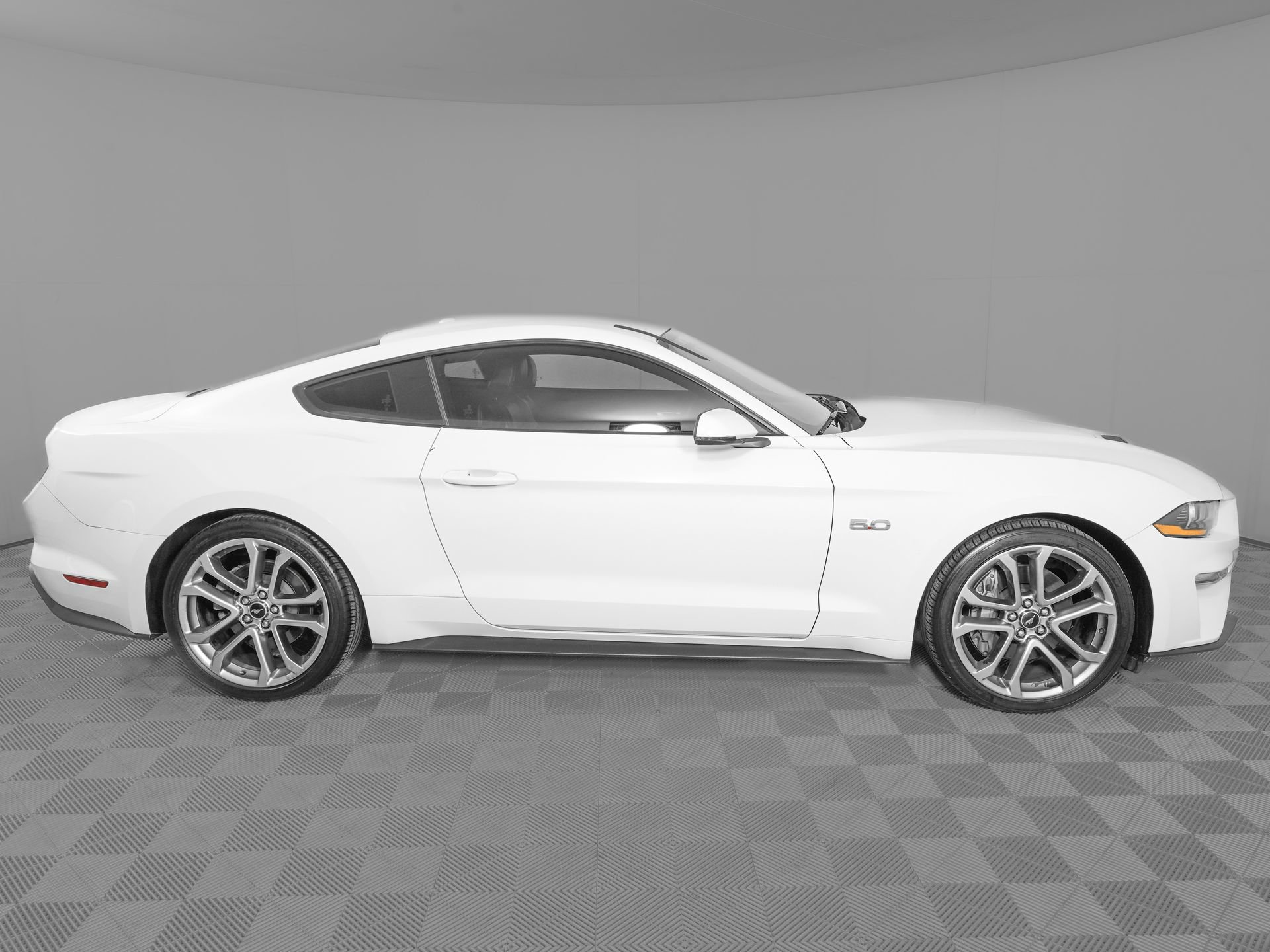 Used 2020 Ford Mustang GT Premium w/ Equipment Group 401A RWD image 4