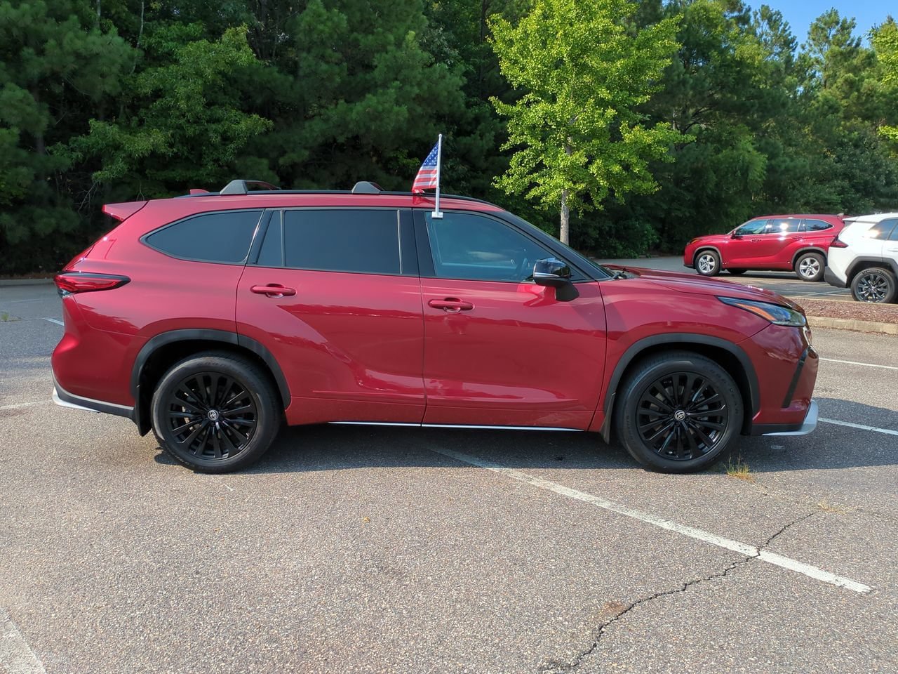 Used 2023 Toyota Highlander XSE AWD/4WD image 3