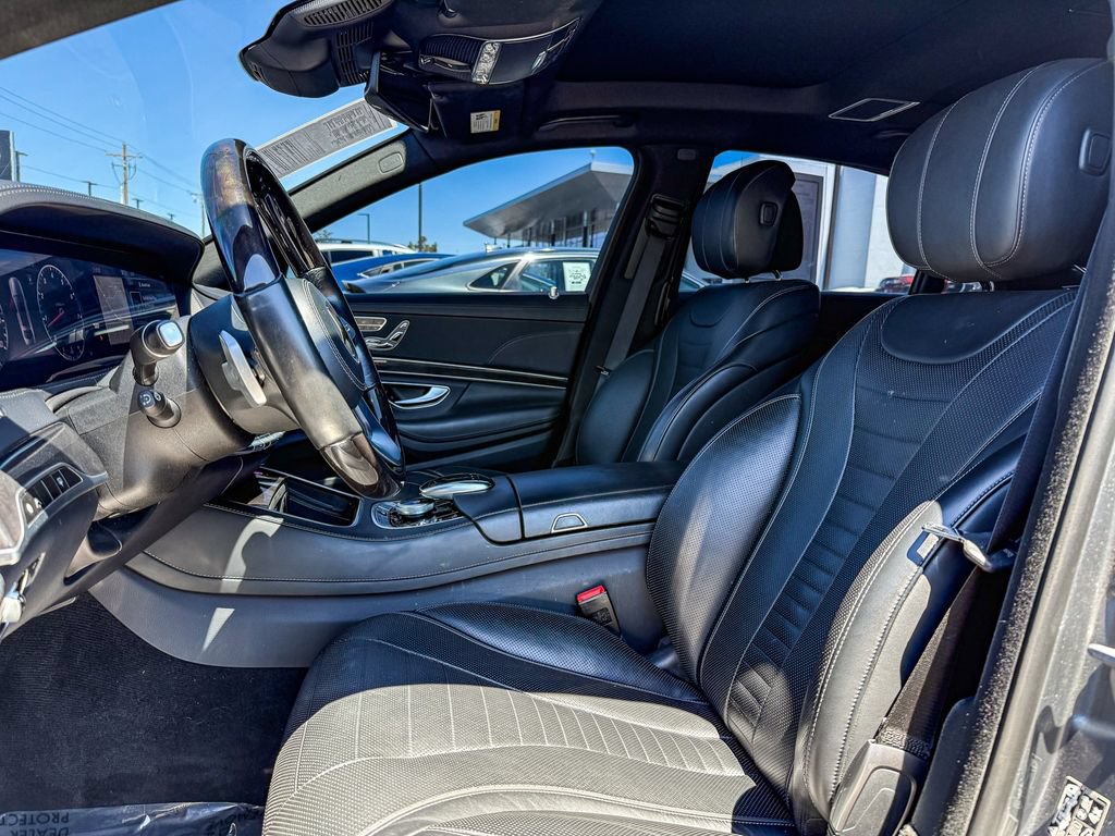 Used 2019 Mercedes-Benz S 560 Sedan image 19