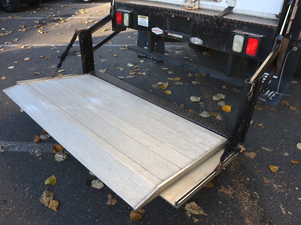 Used 2021 Chevrolet Express 3500 RWD image 27