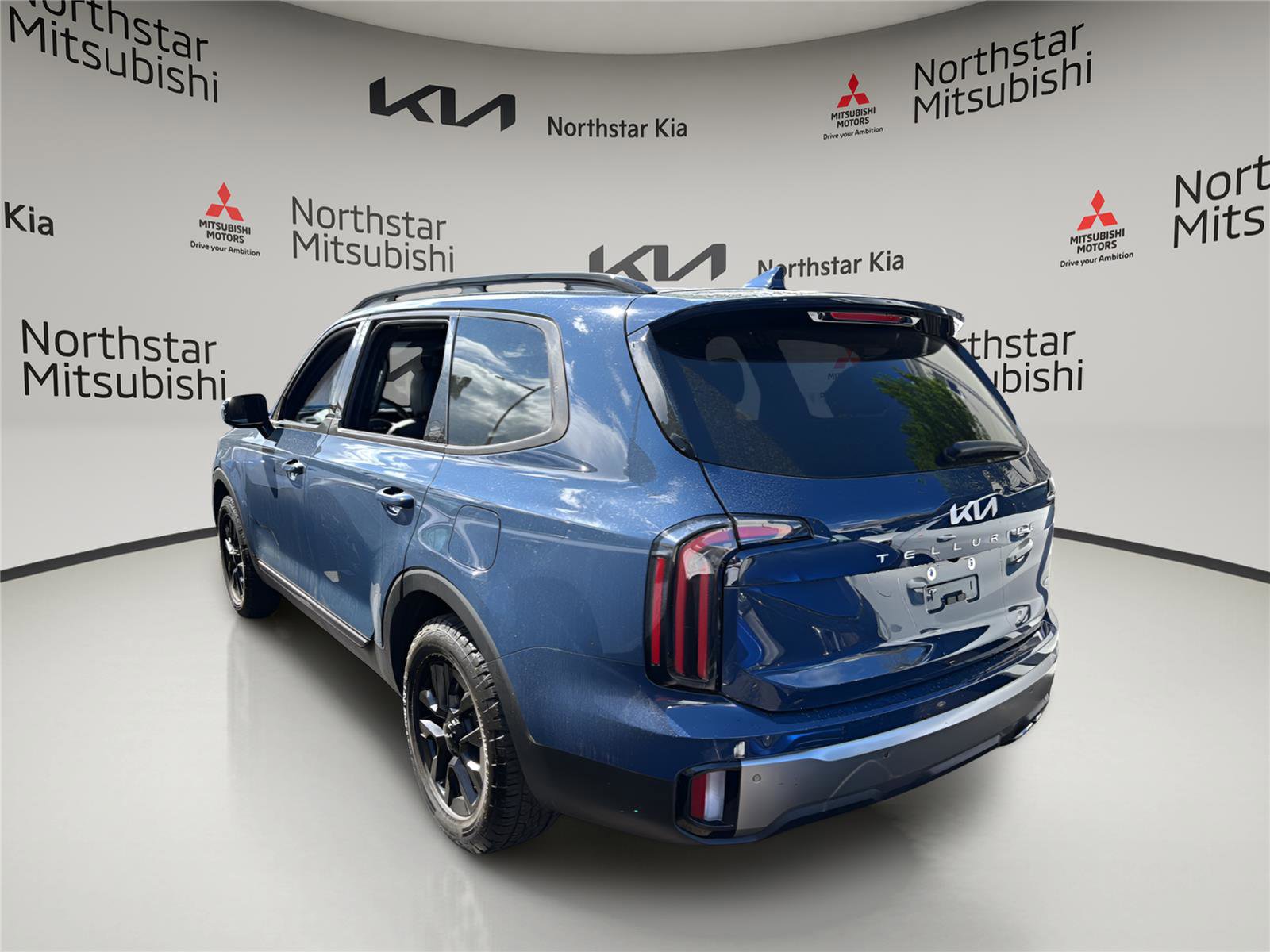 Used 2023 Kia Telluride SX Prestige X-Pro image 2