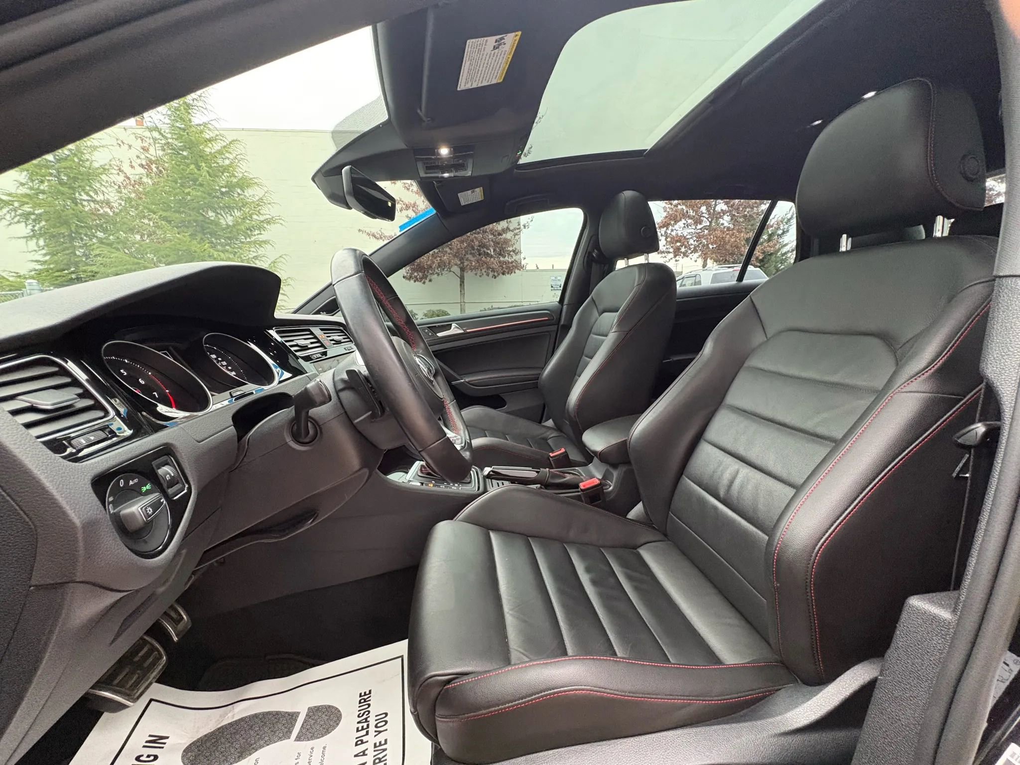 Used 2021 Volkswagen GTI Autobahn image 11