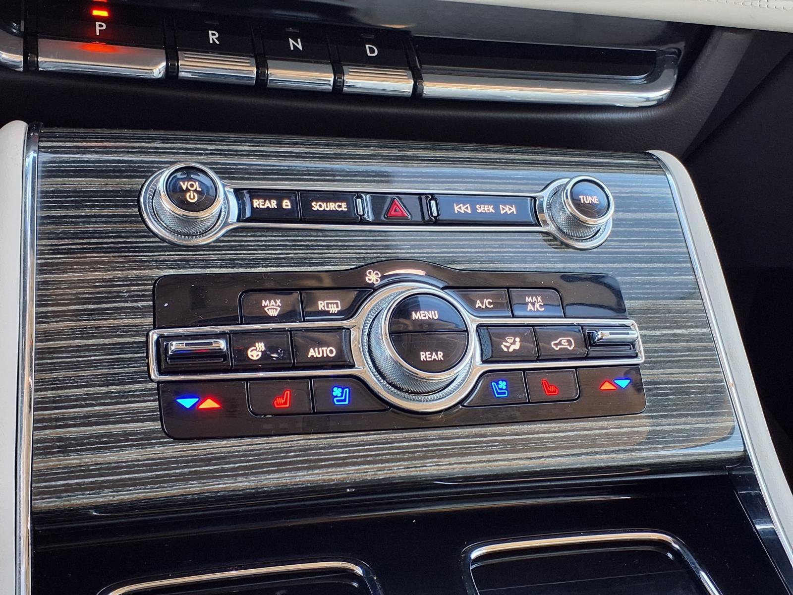 Used 2023 Lincoln Aviator Black Label w/ Class IV Trailer Tow Package AWD/4WD image 22