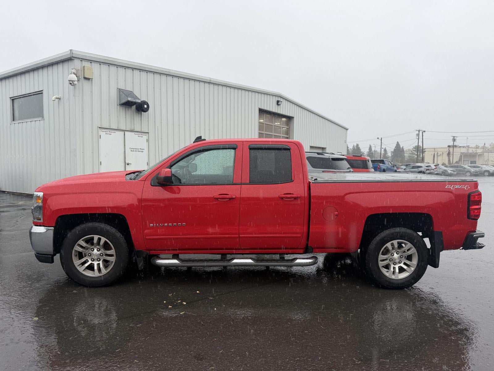 Used 2017 Chevrolet Silverado 1500 LT w/ All Star Edition AWD/4WD image 6