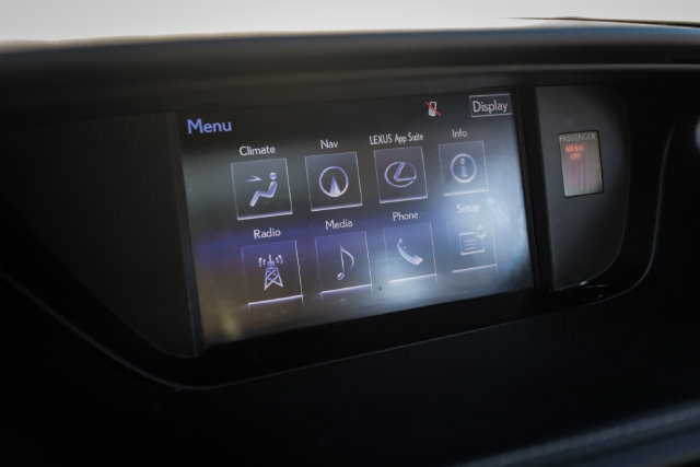 Used 2015 Lexus ES 350 w/ Luxury Package FWD image 29