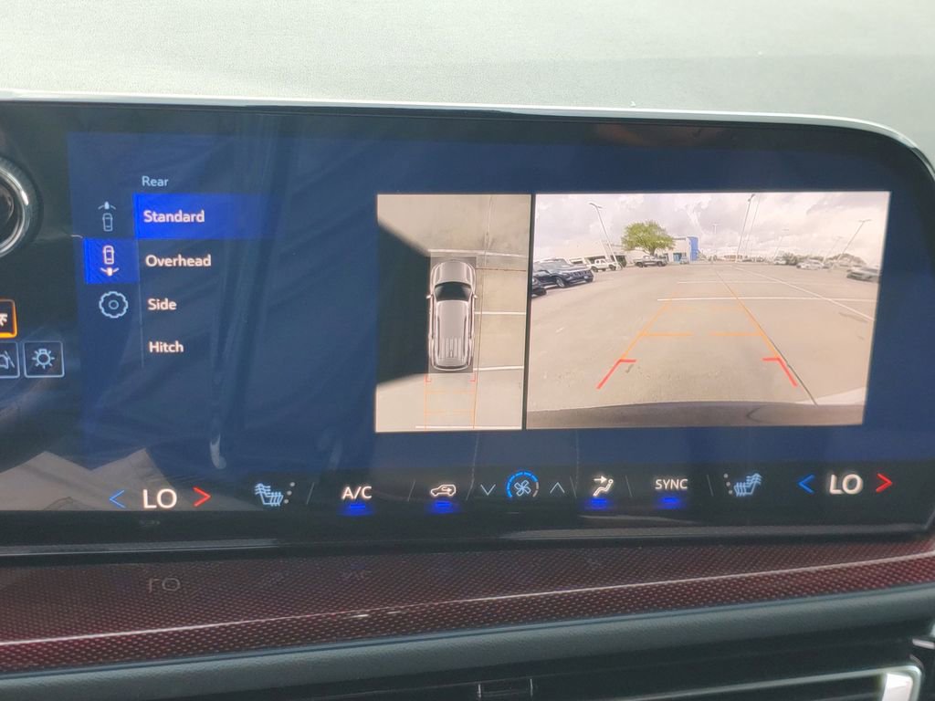 New 2026 Chevrolet Traverse Z71 w/ Driver Confidence Package image 27