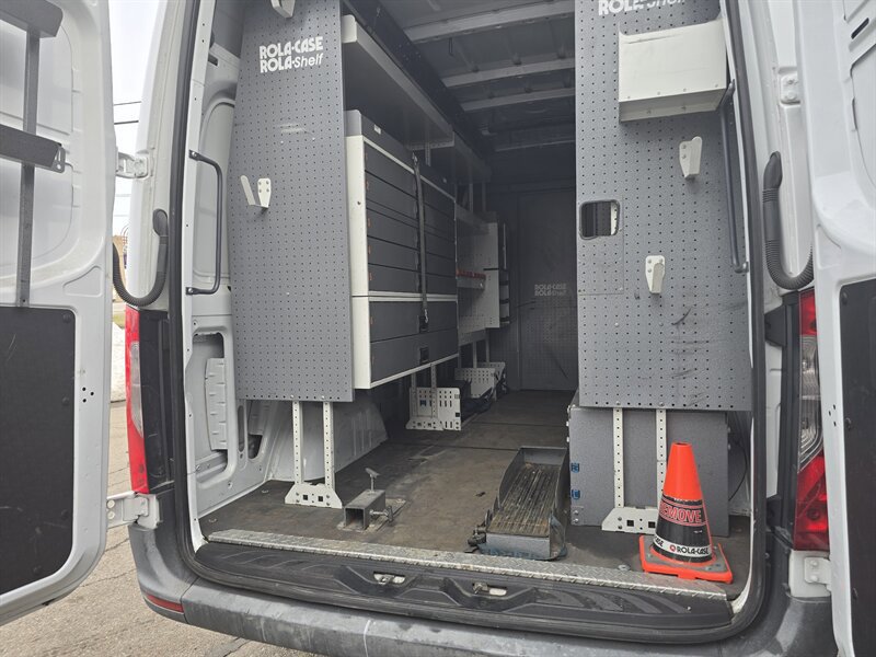 Used 2021 Freightliner Sprinter 2500 image 17
