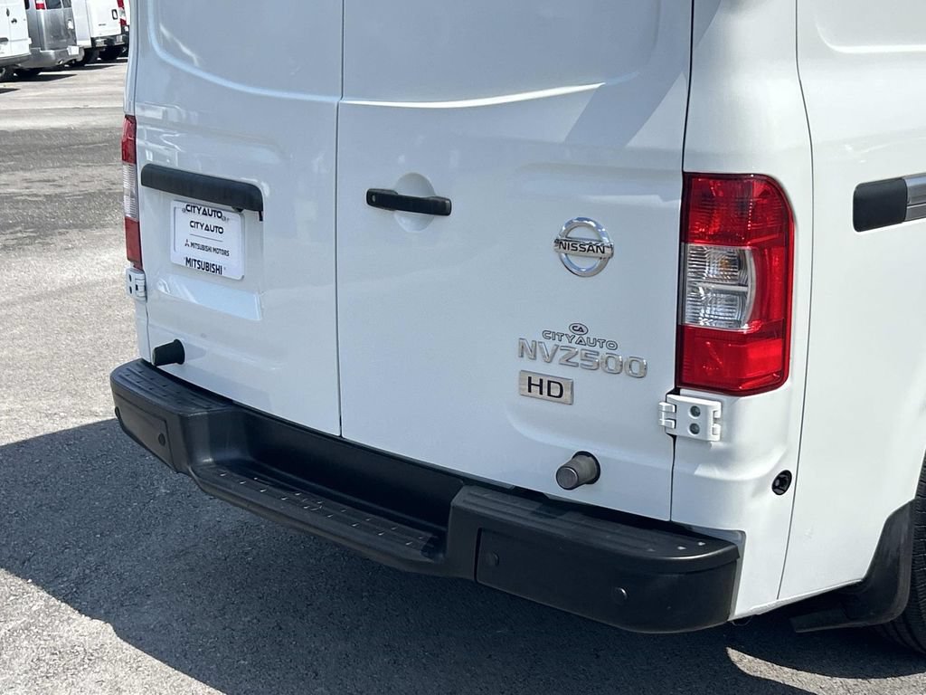 Used 2016 Nissan NV 2500 SV w/ Technology Package RWD image 14