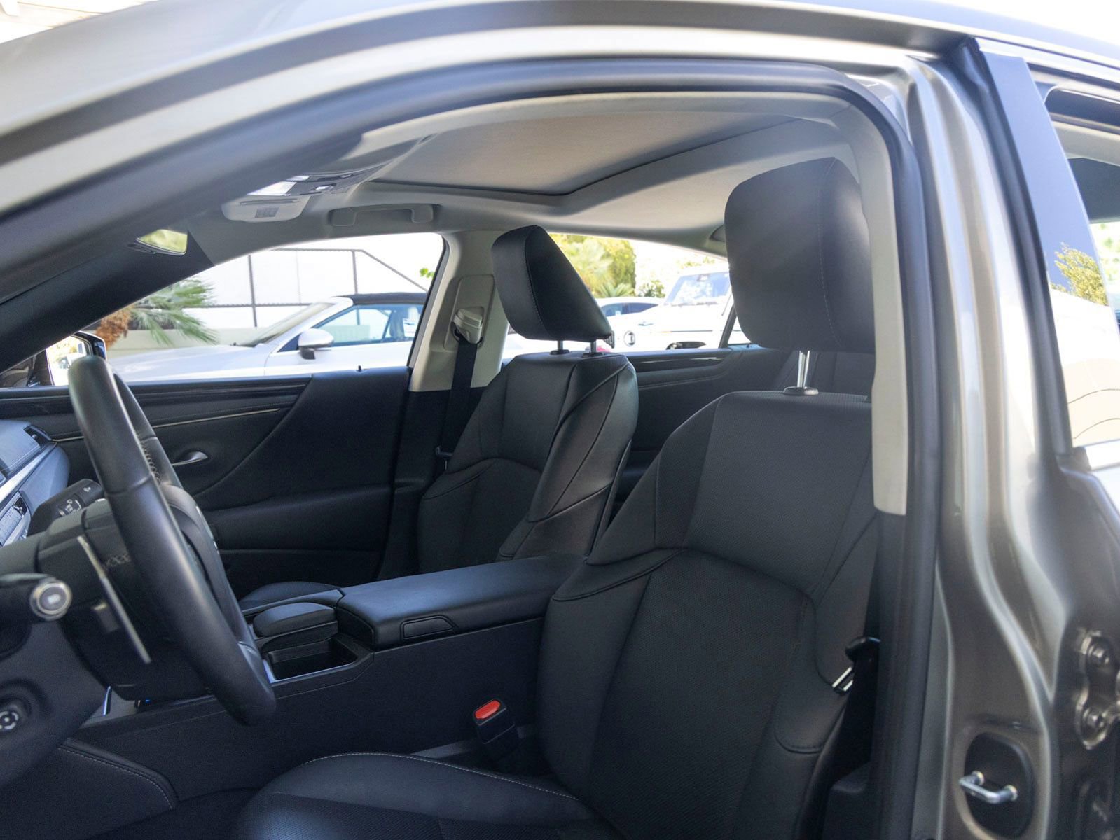 Used 2021 Lexus ES 300h w/ Premium Package image 13