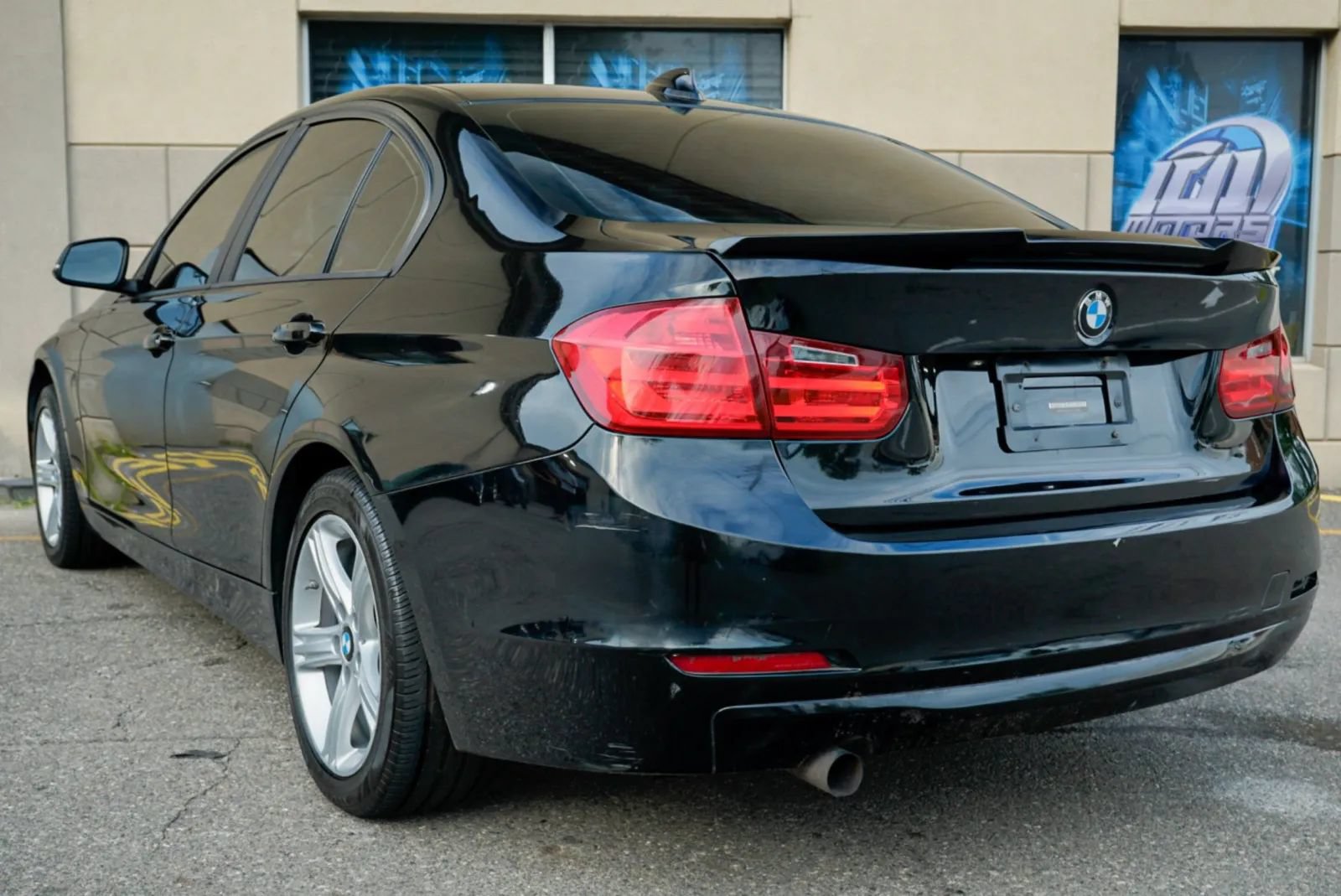 Used 2014 BMW 320i xDrive Sedan AWD/4WD image 7