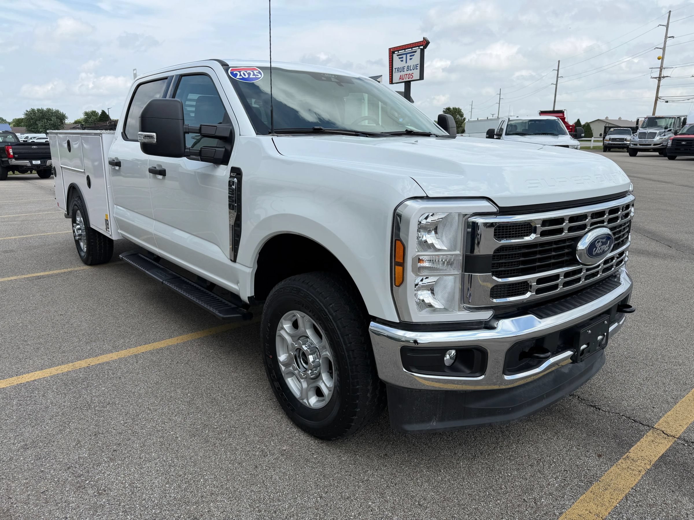 Used 2025 Ford F350 XLT AWD/4WD image 12