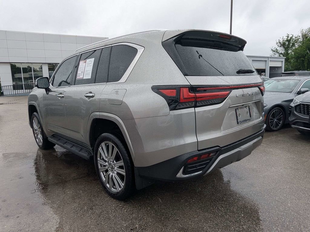 Used 2023 Lexus LX 600 4WD w/ Ultra Luxury Package image 5
