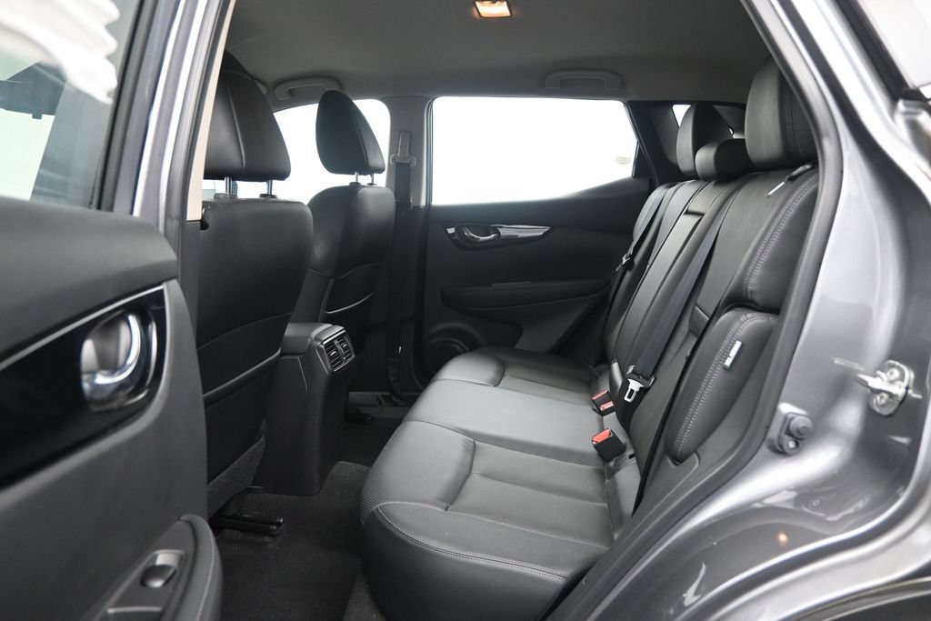 Used 2022 Nissan Rogue Sport SL AWD/4WD image 25