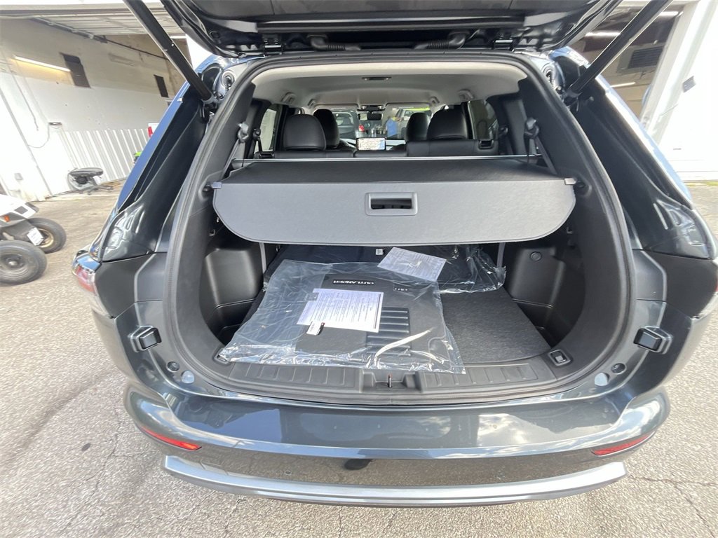 New 2025 Mitsubishi Outlander SE image 23