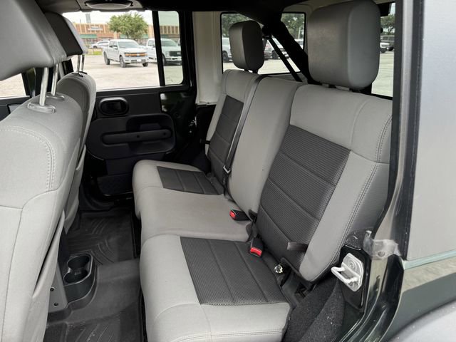 Used 2010 Jeep Wrangler Unlimited Rubicon w/ Trailer Tow Group AWD/4WD image 22
