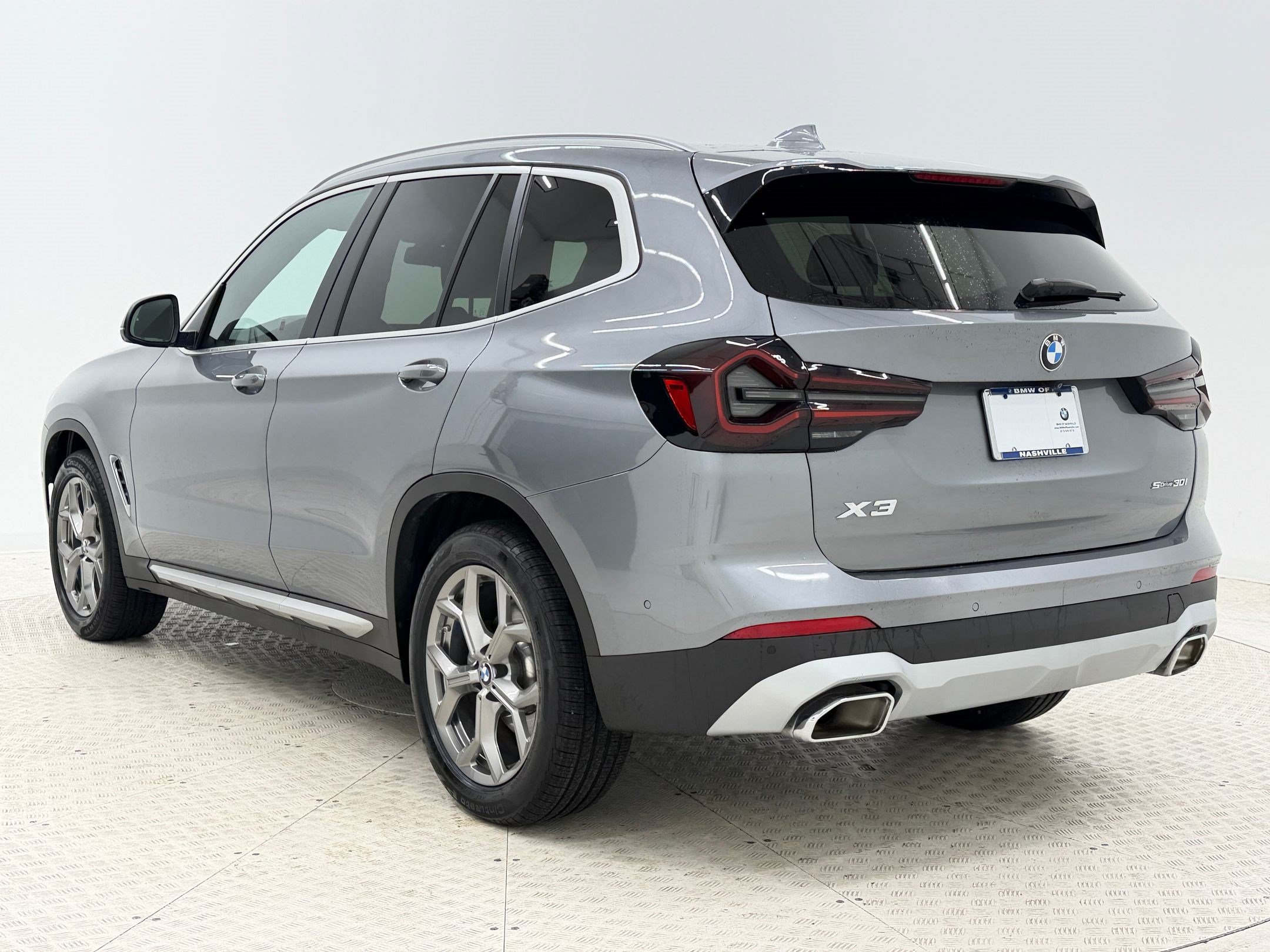 Used 2024 BMW X3 sDrive30i w/ Convenience Package RWD image 3