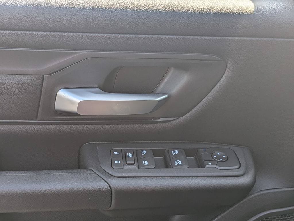 New 2026 RAM 1500 Express AWD/4WD image 12