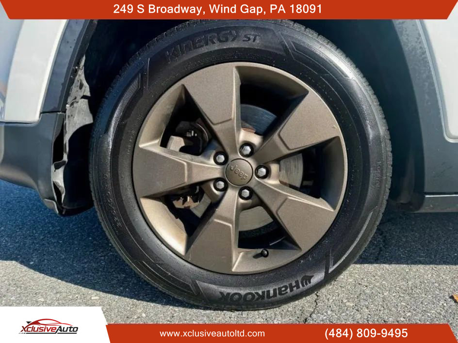 Used 2016 Jeep Cherokee 75th Anniversary image 10