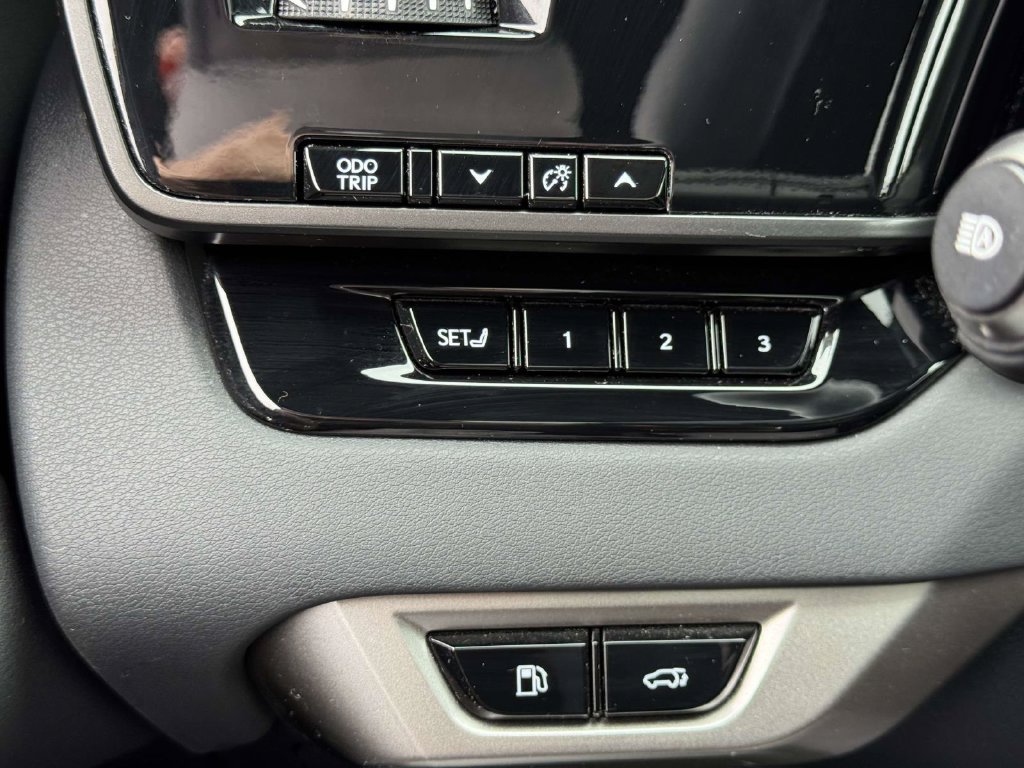 Used 2024 Lexus RX 350 Premium w/ Accessory Package (Z1) AWD/4WD image 18