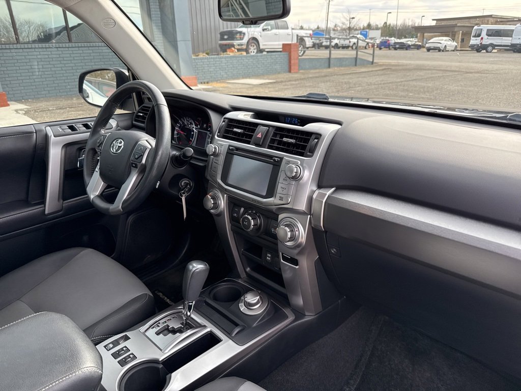 Used 2018 Toyota 4Runner SR5 Premium image 18