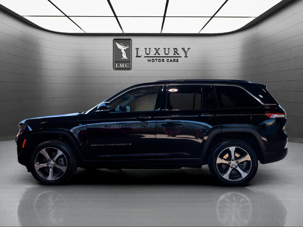 Used 2023 Jeep Grand Cherokee 4WD 4xe image 5