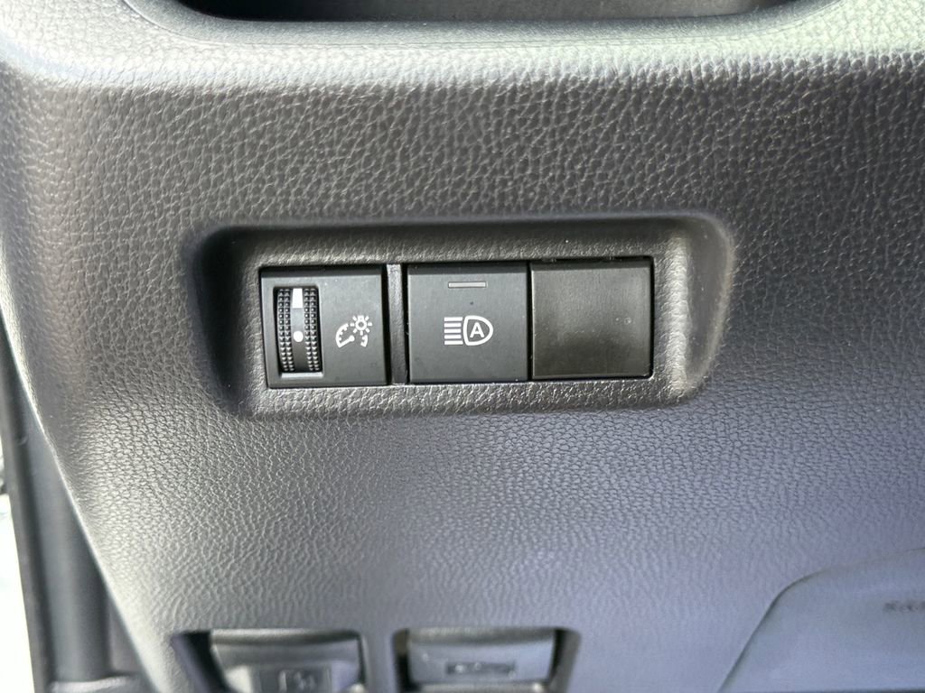 Used 2025 Toyota RAV4 LE AWD/4WD image 19