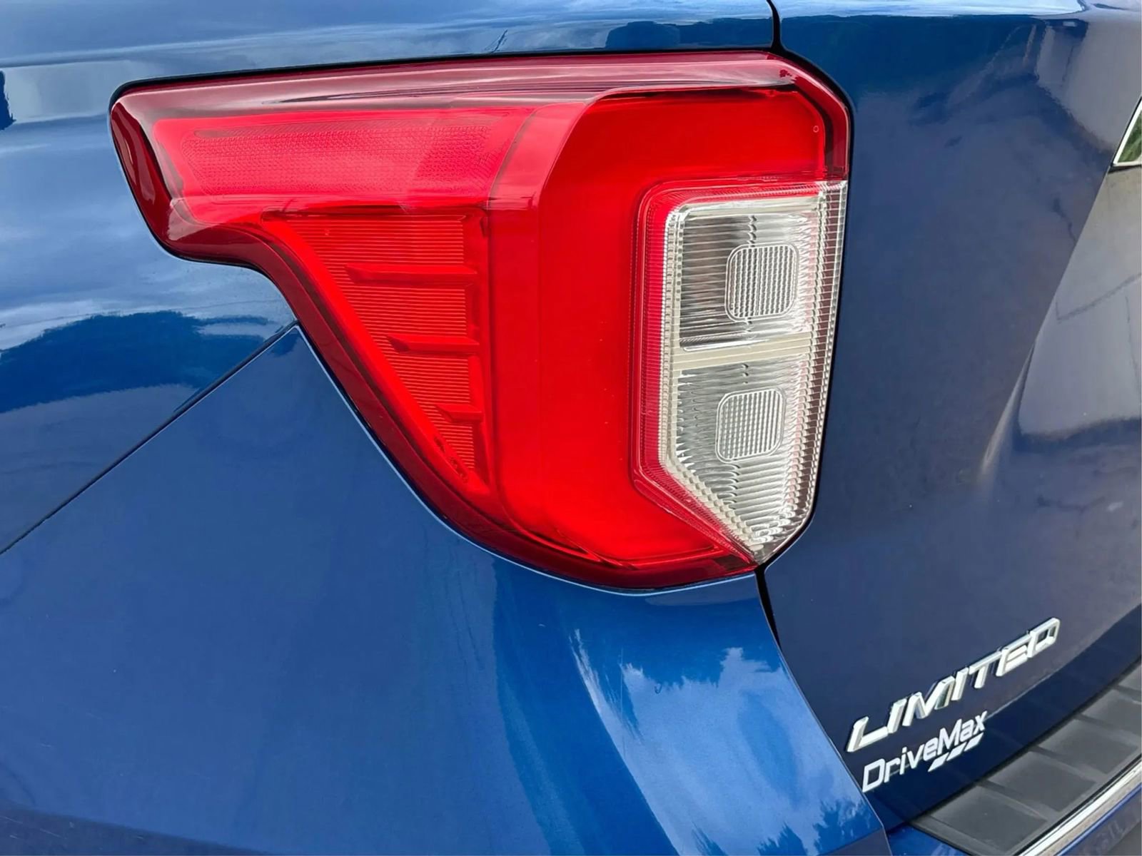 Used 2021 Ford Explorer Limited image 34