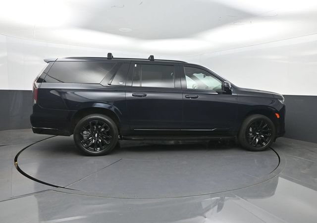 Used 2022 Cadillac Escalade ESV Sport w/ LPO, ONYX Package AWD/4WD image 39