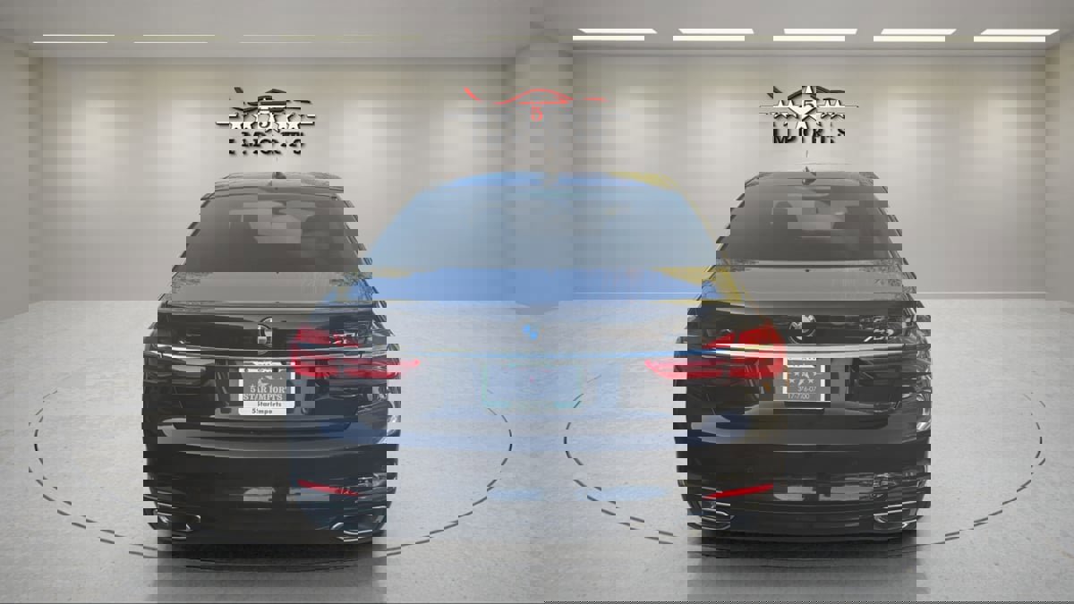 Used 2018 BMW 740i xDrive w/ Executive Package AWD/4WD image 5