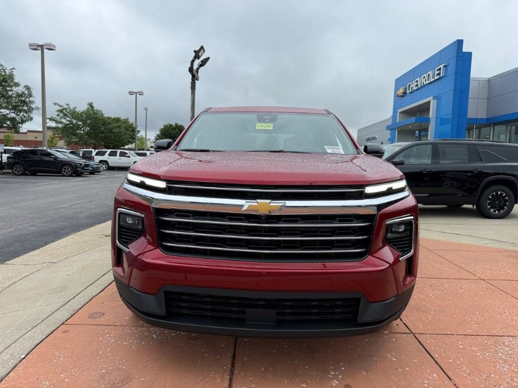 New 2026 Chevrolet Traverse LT w/ Driver Confidence Package FWD image 2