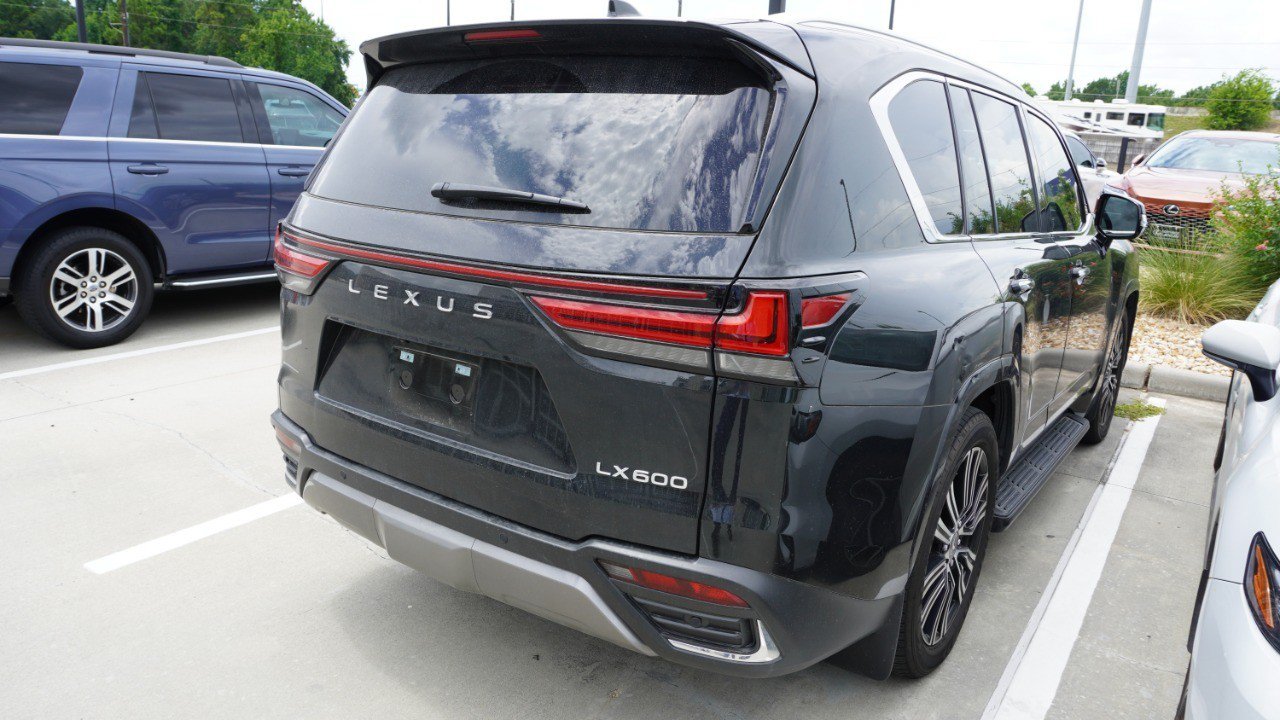Certified 2026 Lexus LX 600 4WD w/ Accessory Package (Z1) image 6