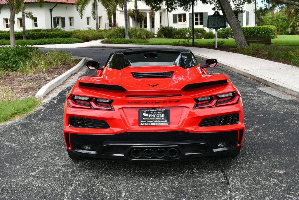 Used 2023 Chevrolet Corvette Z06 w/ Stealth Interior Trim Package RWD image 5