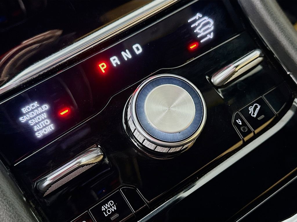 Used 2022 Jeep Grand Cherokee Summit w/ Luxury Tech Group V image 33