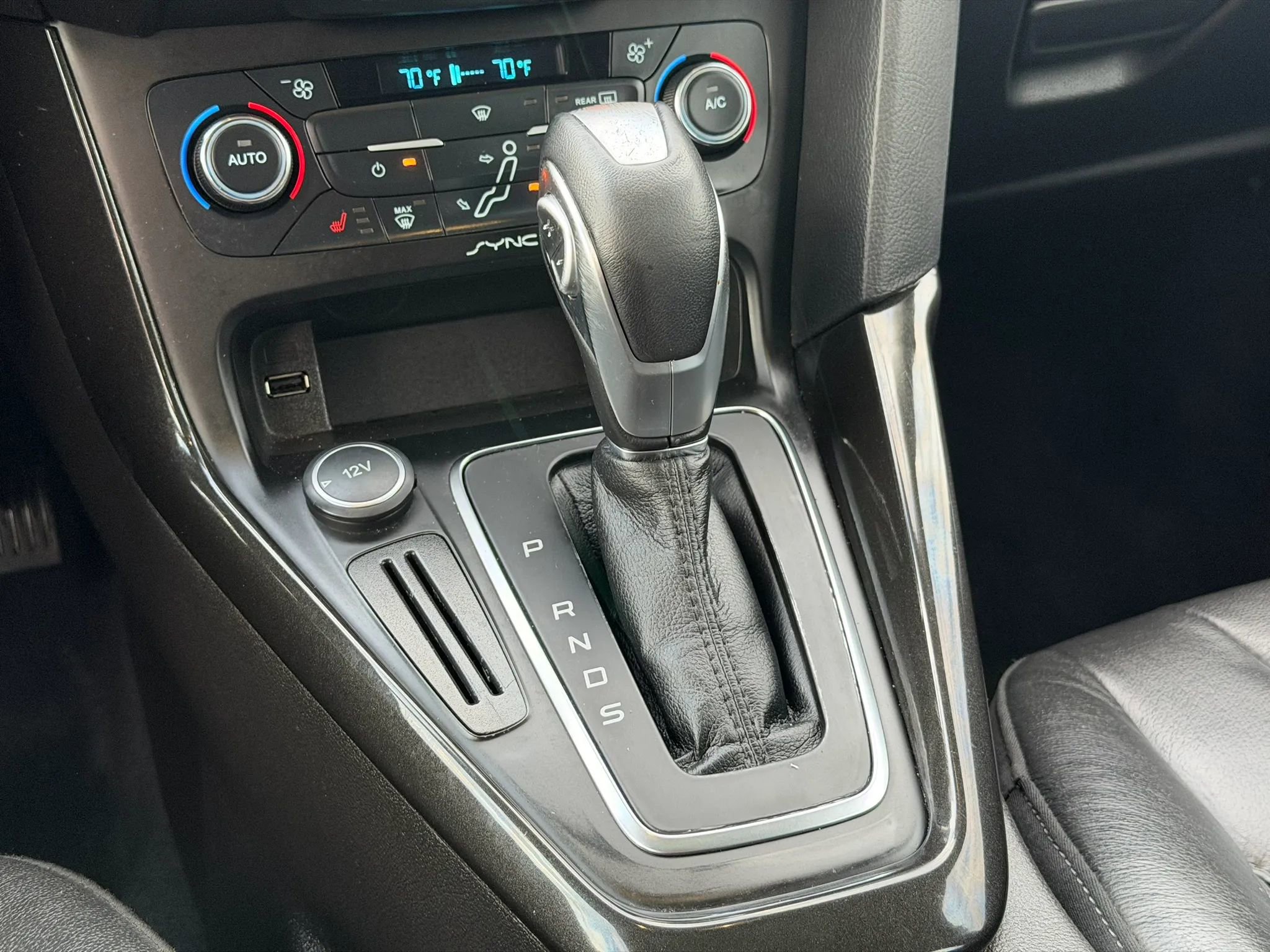 Used 2016 Ford Focus Titanium FWD image 30