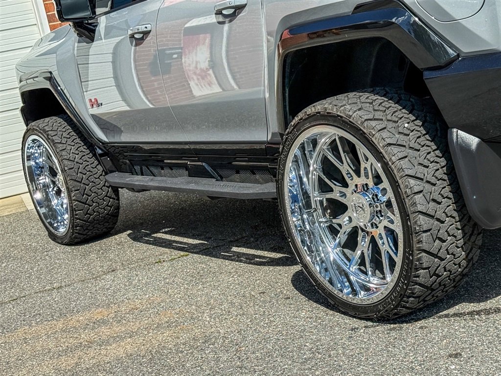 Used 2024 GMC Hummer EV 3X w/ LPO, Illumination Package image 21