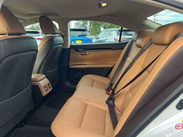 Used 2018 Lexus ES 350 w/ Navigation System Package FWD image 30