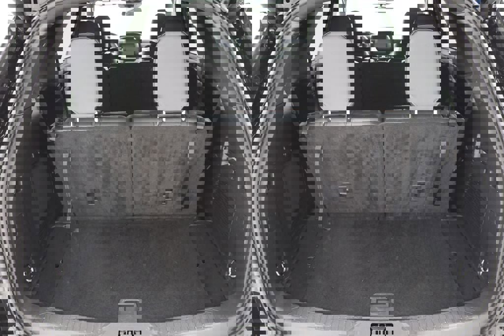 Used 2025 Ford Explorer ST-Line w/ ST-Line Street Pack image 29