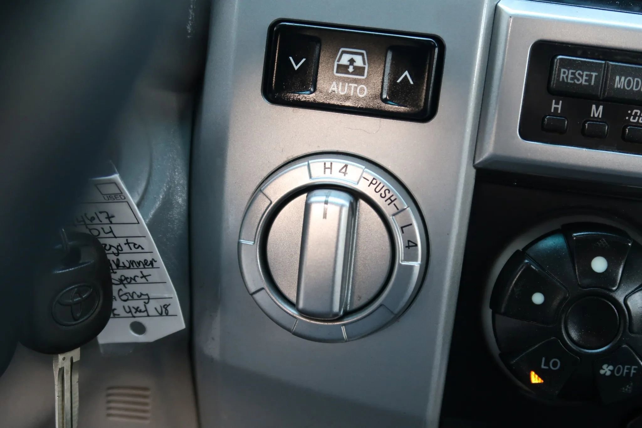 Used 2004 Toyota 4Runner Sport image 27