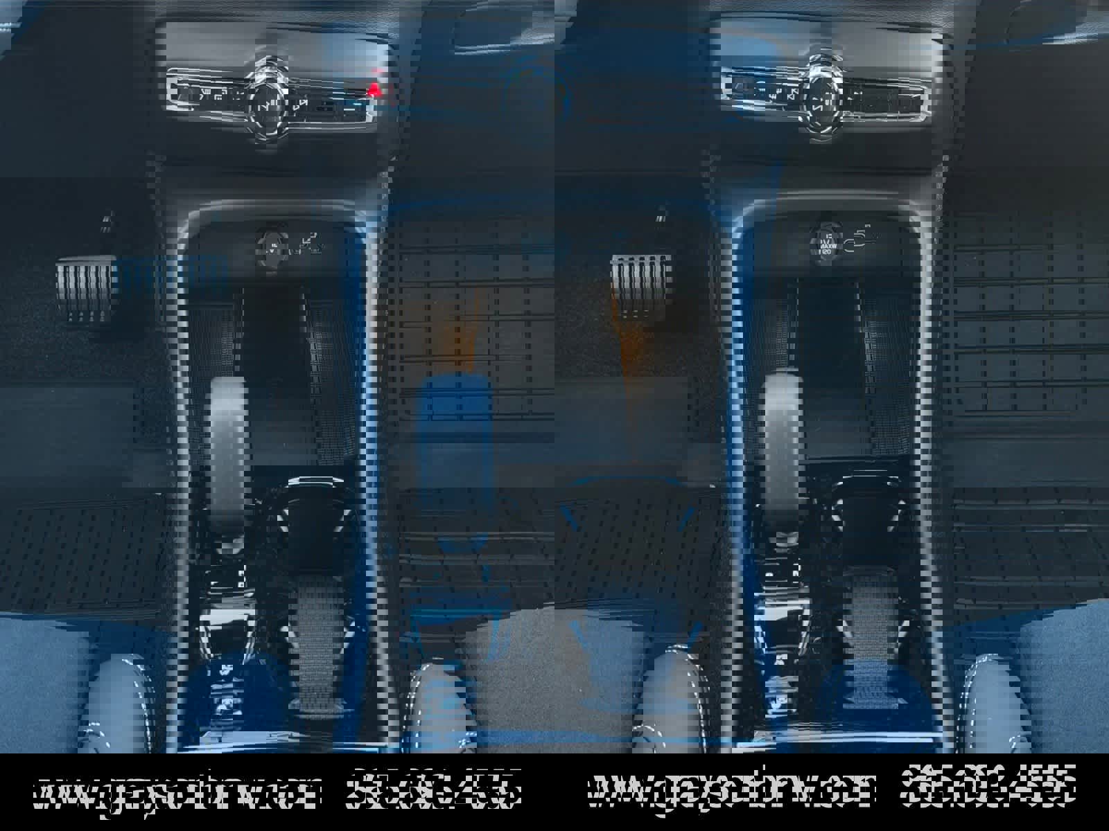 Used 2026 Volvo XC40 B5 Ultra w/ Protection Package Premier image 17