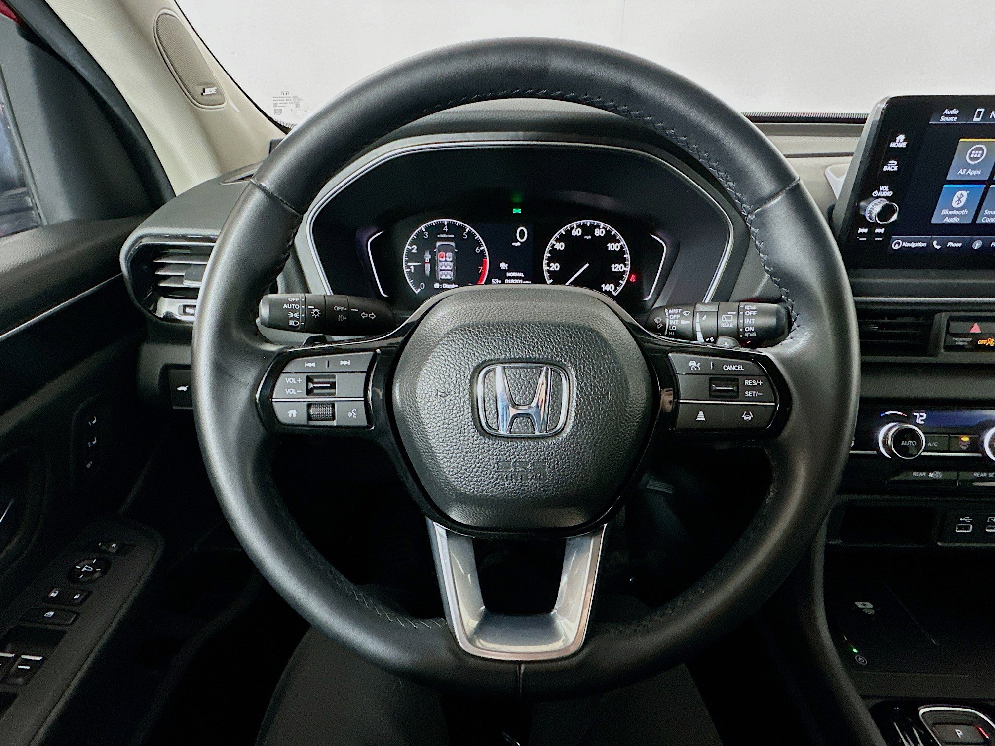 Used 2025 Honda Pilot Touring image 11