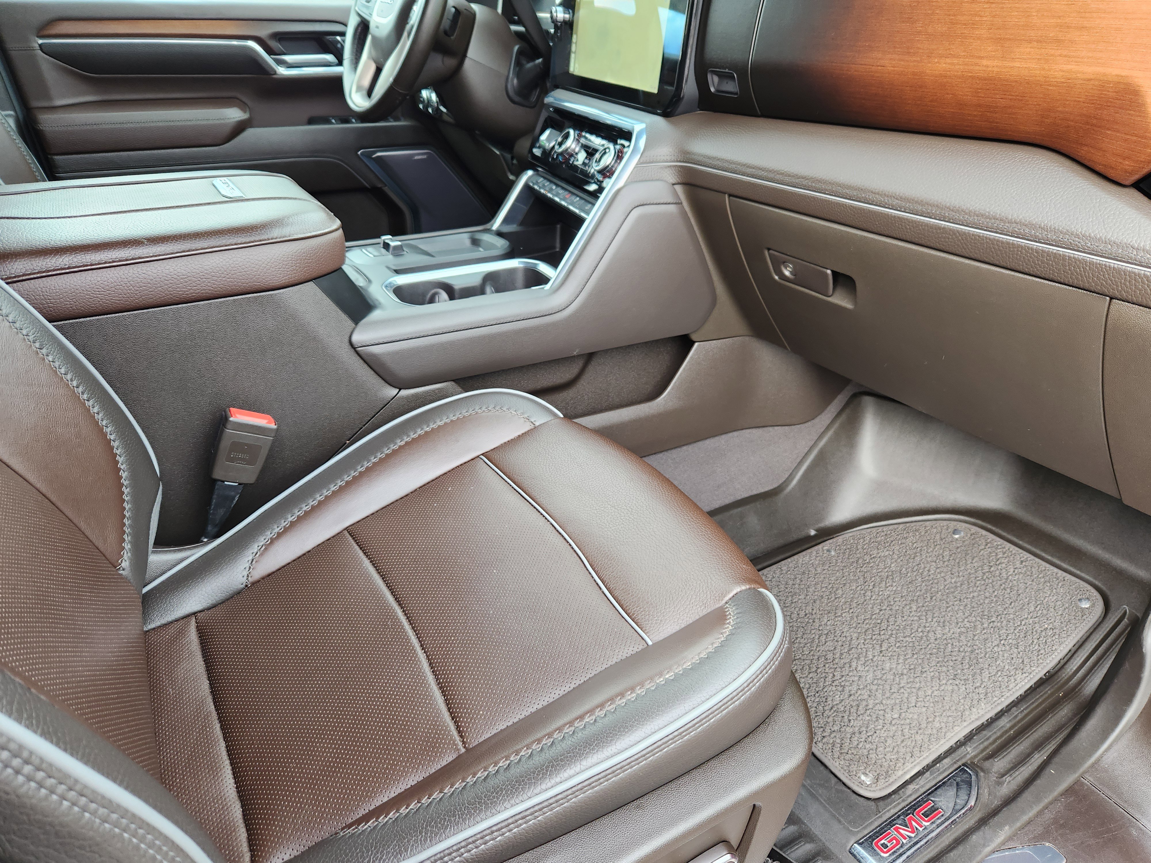 Used 2024 GMC Sierra 2500 Denali w/ Denali Reserve Package image 15