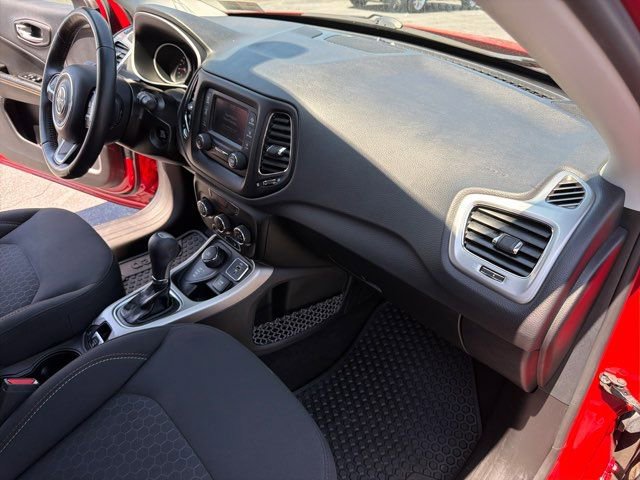 Used 2018 Jeep Compass Sport w/ Cold Weather Group AWD/4WD image 24