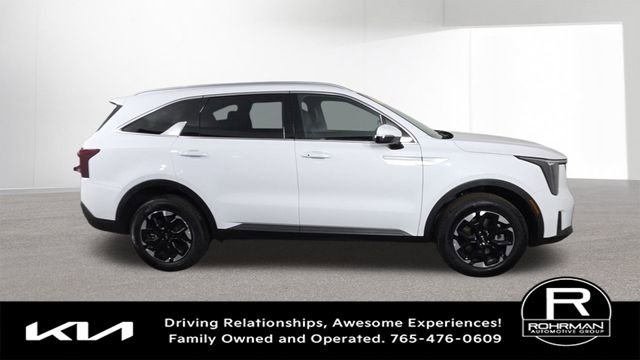 Used 2025 Kia Sorento S image 2