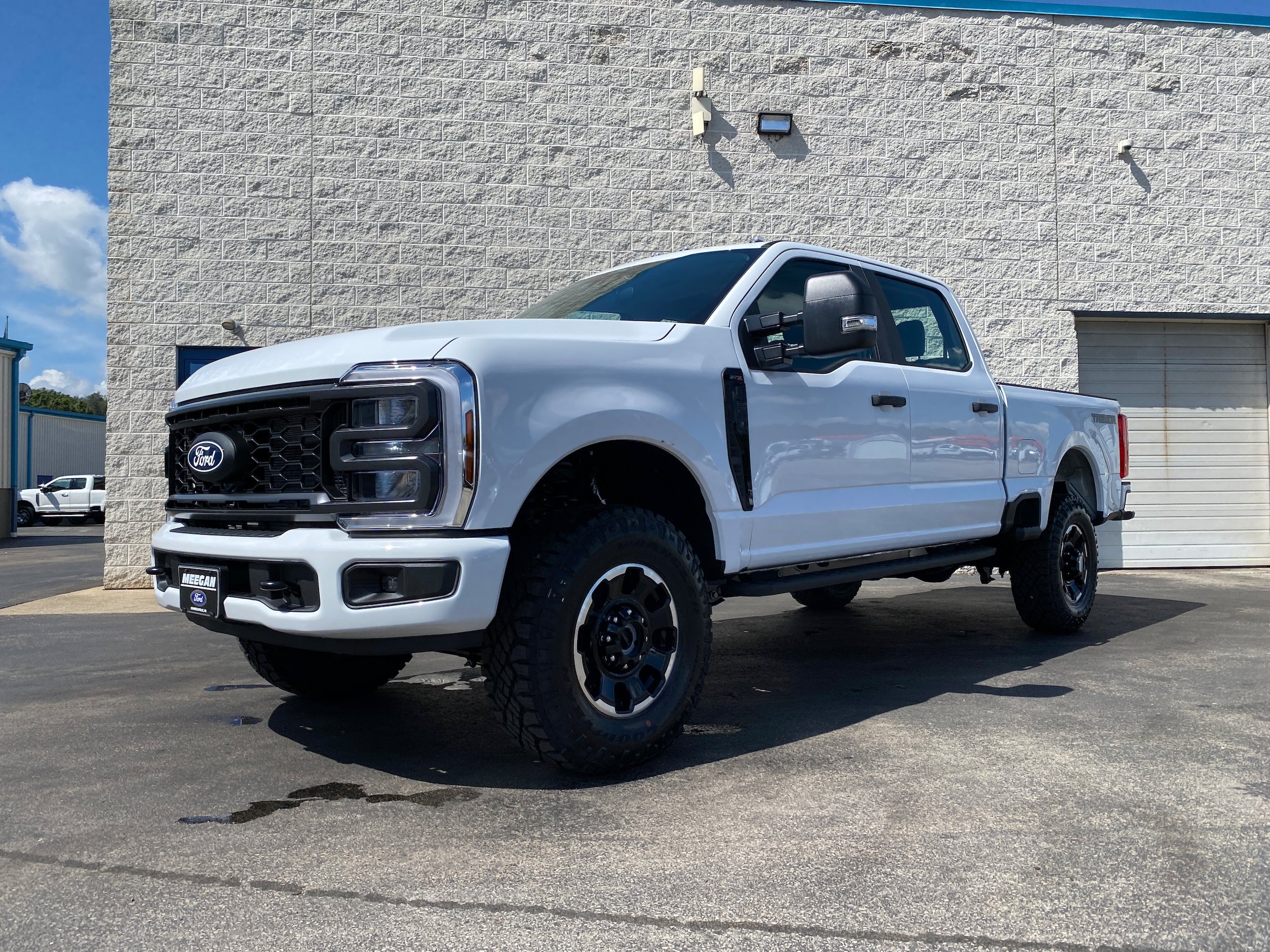 New 2027 Ford F250 XL w/ Tremor Off-Road Package AWD/4WD image 3